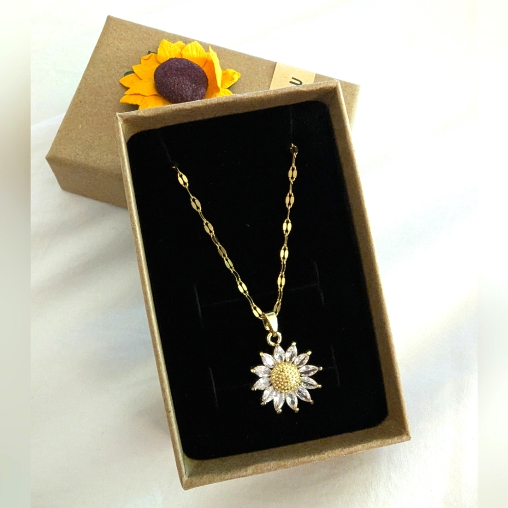 18k Gold Sunflower & Cubic Zirconium Sunflower Necklace